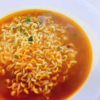 라면 그대로가 제일 맛있는 더엄마라면 — 4.5점을 준 리뷰어가 2019년 7월 올린 사용 사진
