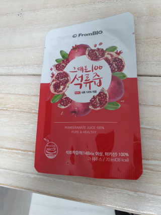 프롬바이오 오직 석류만 [그대로100 석류즙] 하루 1포로 건강하게 — 5점을 준 리뷰어가 2020년 3월 올린 사용 사진