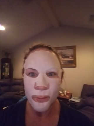 Pearl Collagen Velvet Mask 1 BOX by YVESOM — 5점을 준 리뷰어가 2019년 3월 올린 사용 사진