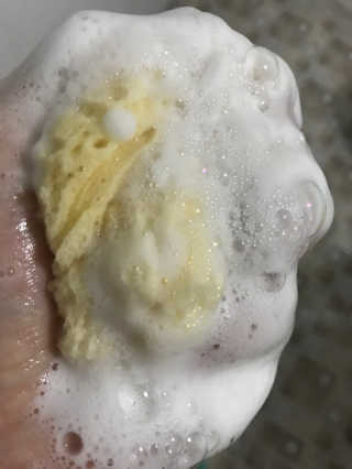 룰라러브 모공관리 끝 지중해산 천연해면 바디스펀지 — 5점을 준 리뷰어가 2018년 4월 올린 사용 사진