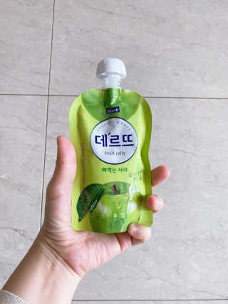 데르뜨 떠먹는 과일 3종, 짜먹는 과일 2종 총 10개 체험 — 5점을 준 리뷰어가 2020년 3월 올린 사용 사진