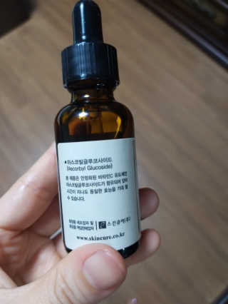 [스킨큐어] 산다화 비타민C 화이트닝 에센스 30ml — 3점을 준 리뷰어가 2019년 7월 올린 사용 사진