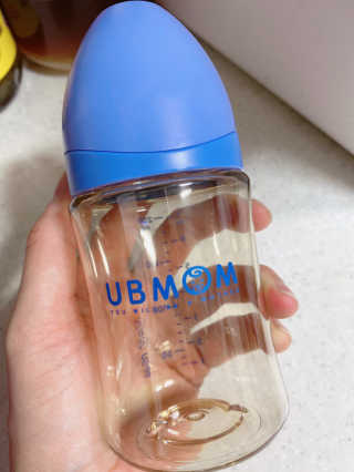 유비맘 PPSU 젖병 노꼭지_200ml_컬러 랜덤 발송 — 4점을 준 리뷰어가 2020년 1월 올린 사용 사진