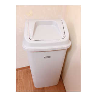 창신리빙 프랑코 퍼블릭 스윙 휴지통 10L, 25L, 35L — 5점을 준 리뷰어가 2019년 8월 올린 사용 사진