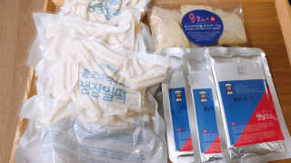 [홍코너떡볶이]옛날떡볶이 인기맛 4팩세트 — 5점을 준 리뷰어가 2019년 10월 올린 사용 사진