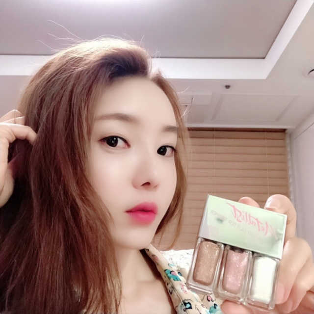 메탈리스트 리퀴드 글리터 타퍼 리뷰 사진