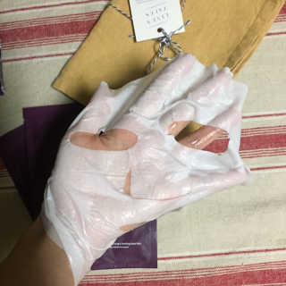 GARANG GARANG 피오니 룻 모이스처라이징 앤 수딩 마스크팩 — 4.5점을 준 리뷰어가 2019년 8월 올린 사용 사진