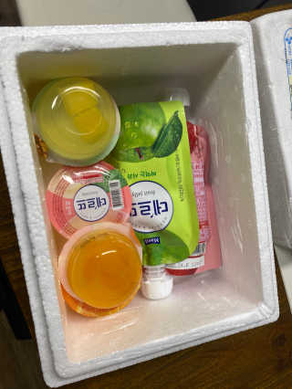 데르뜨 떠먹는 과일 3종, 짜먹는 과일 2종 총 10개 체험 — 4점을 준 리뷰어가 2020년 3월 올린 사용 사진