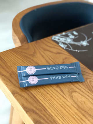 동안보감 얼작차 붓기를 빼주는 동안보감 한방 프리미엄 얼작차 — 4점을 준 리뷰어가 2019년 10월 올린 사용 사진