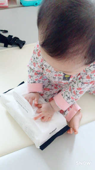 아리얼 드라마 시그니처 아기물티슈 — 3.5점을 준 리뷰어가 2017년 3월 올린 사용 사진