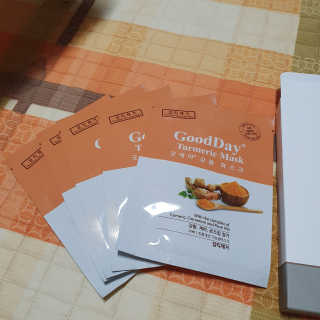 GoodDay Skincare GoodDay 강황 마스크 — 5점을 준 리뷰어가 2020년 3월 올린 사용 사진