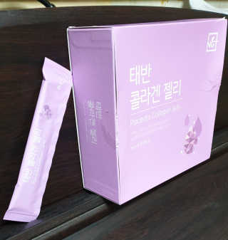 네츄럴굿띵스 태반 콜라겐 젤리 15포 — 4.5점을 준 리뷰어가 2019년 3월 올린 사용 사진