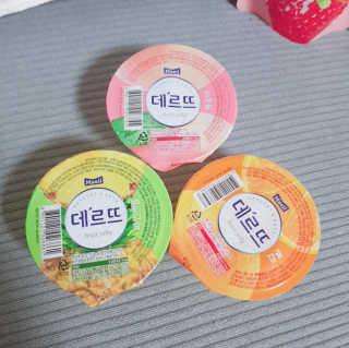 데르뜨 떠먹는 과일 3종, 짜먹는 과일 2종 총 10개 체험 — 5점을 준 리뷰어가 2020년 3월 올린 사용 사진