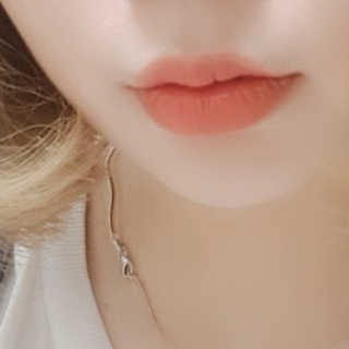 지고트 로맨틱 키스 립스틱 — 5점을 준 리뷰어가 2019년 7월 올린 사용 사진