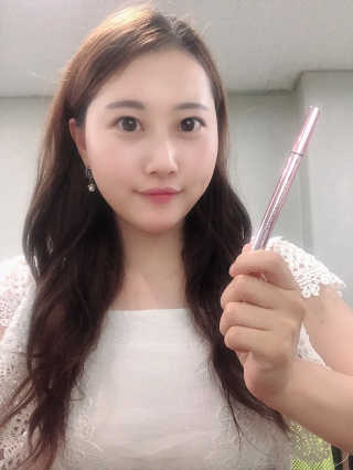 밀키드레스 바비메이크 펜 아이라이너 — 4.67점을 준 리뷰어가 2018년 7월 올린 사용 사진