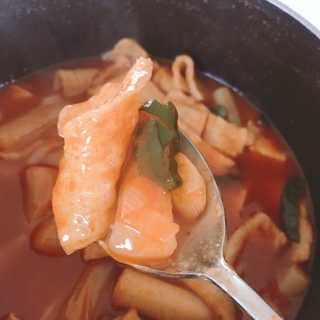 홍대미미네국물떡볶이 [홍대미미네]오리지널 국물 떡볶이4팩 + 라면사리 — 4점을 준 리뷰어가 2019년 4월 올린 사용 사진