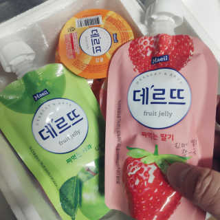 데르뜨 떠먹는 과일 3종, 짜먹는 과일 2종 총 10개 체험 — 5점을 준 리뷰어가 2020년 3월 올린 사용 사진