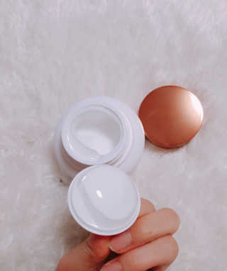 스카이밀크 SKYMILK 당나귀밀크 크림 — 5점을 준 리뷰어가 2019년 12월 올린 사용 사진