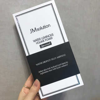 JM솔루션 물광 볼륨 파워 스페셜 — 5점을 준 리뷰어가 2018년 12월 올린 사용 사진