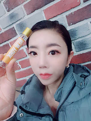 더블유드레스룸 롤 온 퍼퓸EDT 10ml — 4.67점을 준 리뷰어가 2018년 11월 올린 사용 사진