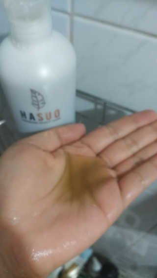 셀리본 하수오 내츄럴 프리벤션 탈모관리 샴푸 300ml — 5점을 준 리뷰어가 2019년 11월 올린 사용 사진