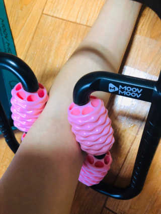 뭅뭅 바디핏레그롤러 종아리 허벅지 하체 마사지기 — 5점을 준 리뷰어가 2019년 10월 올린 사용 사진