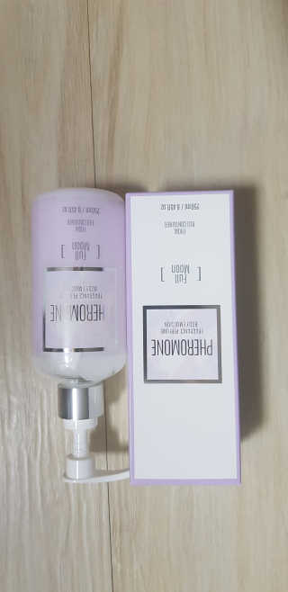 레드컨테이너 페로몬향 퍼퓸 바디에멀전 — 5점을 준 리뷰어가 2020년 3월 올린 사용 사진