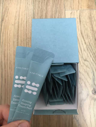 베니테이블 퍼밍 슬리핑 크림 팩 with PROBIOTICS — 3.5점을 준 리뷰어가 2020년 3월 올린 사용 사진