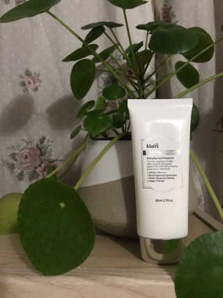 소프트 에어리 UV 에센스 SPF 50 PA ++++ — 5점을 준 리뷰어가 2018년 11월 올린 사용 사진