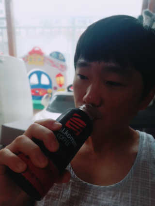 [빙그레] 달콤커피 콜라보 디카페인, 블랙 아메리카노 — 4점을 준 리뷰어가 2019년 1월 올린 사용 사진