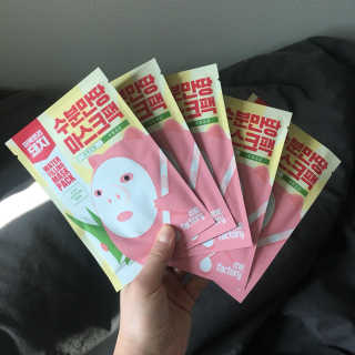 미팩토리 수분 만땅 마스크팩 5매 — 4.5점을 준 리뷰어가 2018년 2월 올린 사용 사진