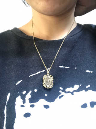 쥬얼카운티 92.5 Silver Byzantine Coin Pendant Necklace — 2.5점을 준 리뷰어가 2018년 11월 올린 사용 사진
