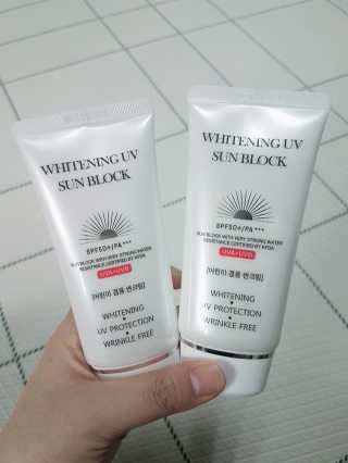 지고트 화이트닝 유브이 썬블럭 크림 70ml,1+1 — 5점을 준 리뷰어가 2019년 5월 올린 사용 사진