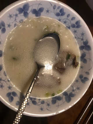 [풀무원] 사골곰탕국밥 황태해장국밥 — 5점을 준 리뷰어가 2018년 6월 올린 사용 사진
