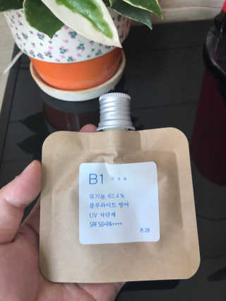 톤28 유기농 블루라이트 방어 UV 차단거리 건성용 B1 — 5점을 준 리뷰어가 2019년 5월 올린 사용 사진