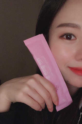 네츄럴굿띵스 태반 콜라겐 젤리 15포 — 4점을 준 리뷰어가 2019년 3월 올린 사용 사진