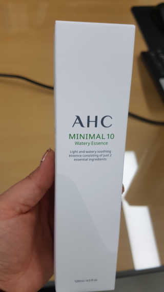 AHC 에이 에이치 씨 미니멀 10 워터리 에센스 — 4.67점을 준 리뷰어가 2018년 11월 올린 사용 사진