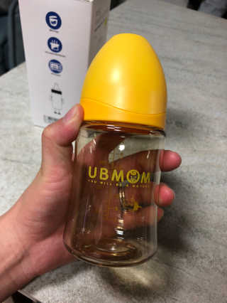 유비맘 PPSU 젖병 노꼭지_200ml_컬러 랜덤 발송 — 5점을 준 리뷰어가 2019년 12월 올린 사용 사진