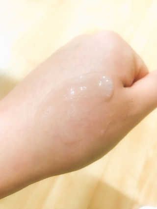 디시크릿 펩타이드 슈퍼 모이스처라이징 에센스 — 4.33점을 준 리뷰어가 2018년 3월 올린 사용 사진
