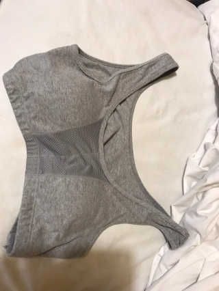 크리비아 Clivia Padded Yoga Sports Bra — 5점을 준 리뷰어가 2018년 6월 올린 사용 사진