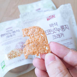 BASSAK 바삭 유기농 현미 누룽지 크래커 3종 — 5점을 준 리뷰어가 2019년 10월 올린 사용 사진