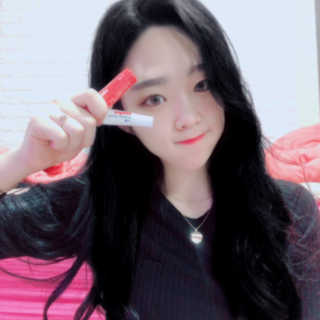 블리스텍스 립 릴리프 크림 립밤, 립 바이브런스 립밤 — 4점을 준 리뷰어가 2018년 11월 올린 사용 사진