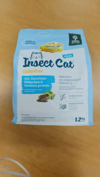 그린펫푸드 인섹트캣 글루텐프리（1.2KG） — 5점을 준 리뷰어가 2019년 9월 올린 사용 사진
