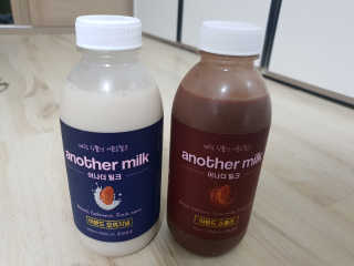 식사대용 아몬드밀크 어나더밀크 500ml X 2병 — 5점을 준 리뷰어가 2018년 10월 올린 사용 사진