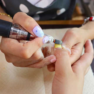 [라비르살롱] 기본케어 + 젤네일 — 5점을 준 리뷰어가 2019년 7월 올린 사용 사진
