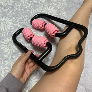뭅뭅 바디핏레그롤러 종아리 허벅지 하체 마사지기 — 4.5점을 준 리뷰어가 2019년 11월 올린 사용 사진