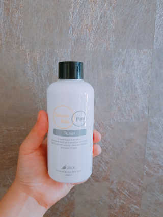 이솔화장품 이솔 세범 리스 포어 토너 200ml — 4.17점을 준 리뷰어가 2018년 8월 올린 사용 사진