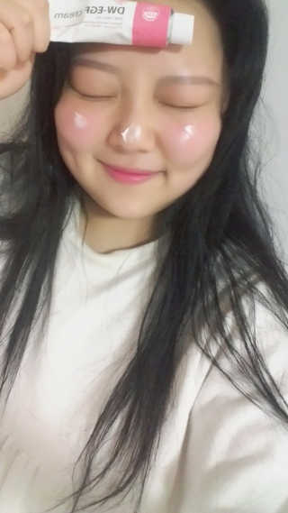 이지듀 디더블유 이지에프 크림 — 3.5점을 준 리뷰어가 2017년 1월 올린 사용 사진