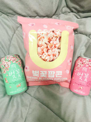 GS25 벚꽃 팝콘 + 벚꽃스파클링 + 벚꽃 청포도 에이드 — 5점을 준 리뷰어가 2018년 3월 올린 사용 사진