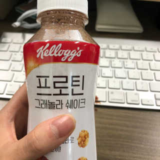 켈로그 프로틴바 멀티팩+프로틴 그래놀라 쉐이크 2종 — 4점을 준 리뷰어가 2020년 1월 올린 사용 사진